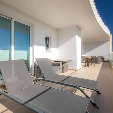 Casa Lilou - Luxury Oceanview Penthouse דירה *