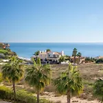 Casa Lilou - Luxury Oceanview Penthouse شقة