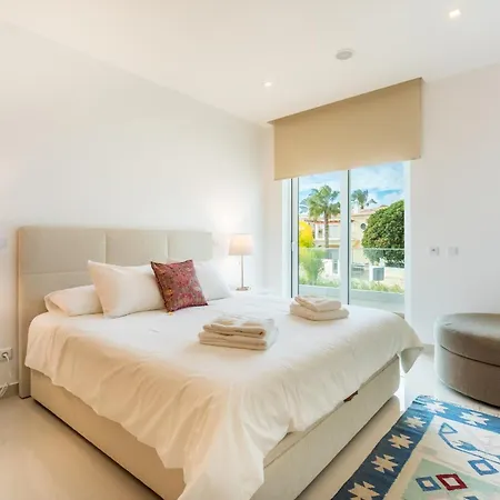Апартаменты Casa Lilou - Luxury Oceanview Penthouse *