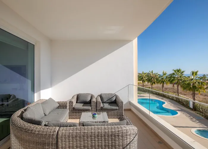 Casa Lilou - Luxury Oceanview Penthouse Lagos